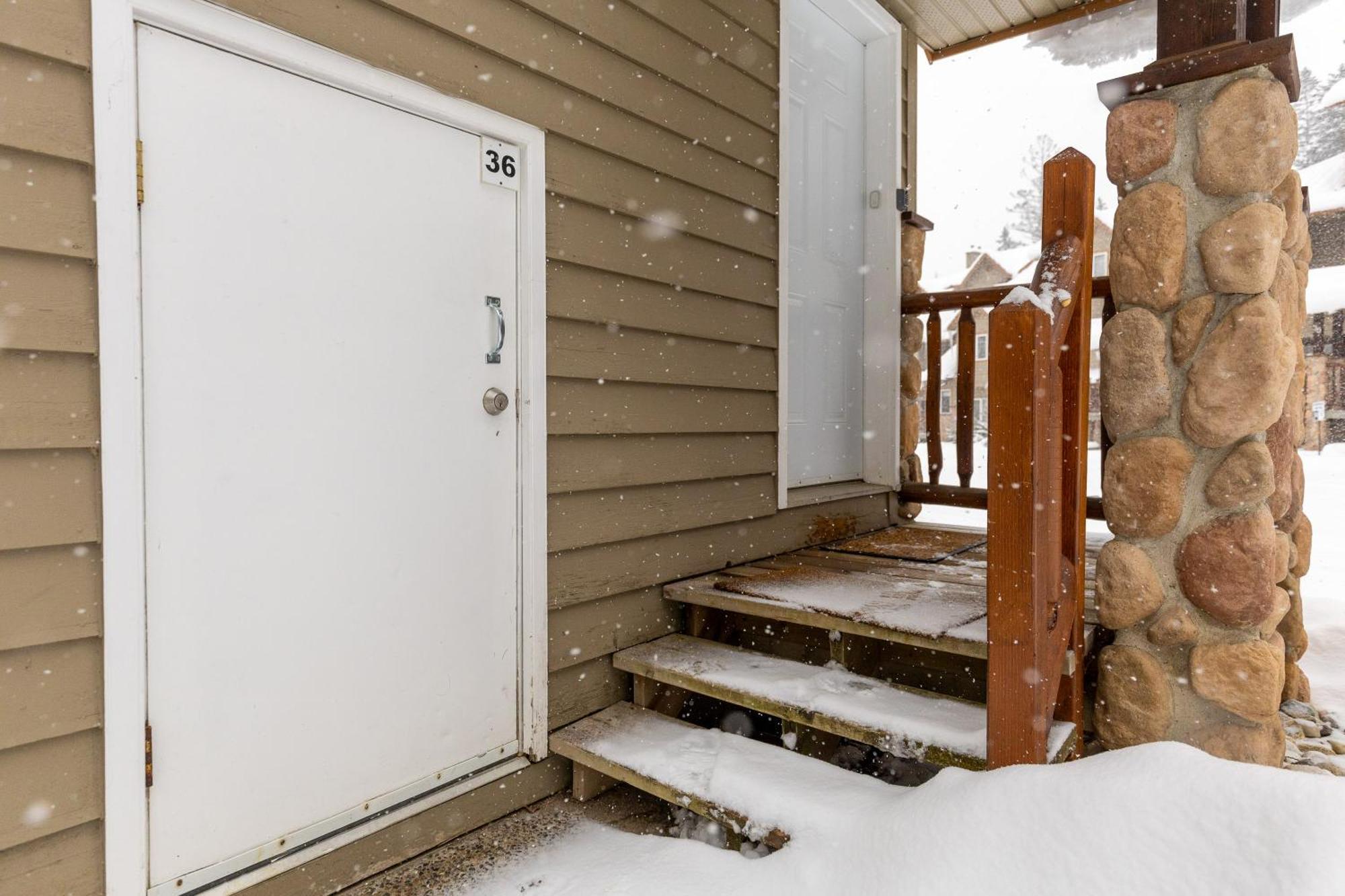 Stone Creek Chalets By Fernie Central Reservations Екстериор снимка