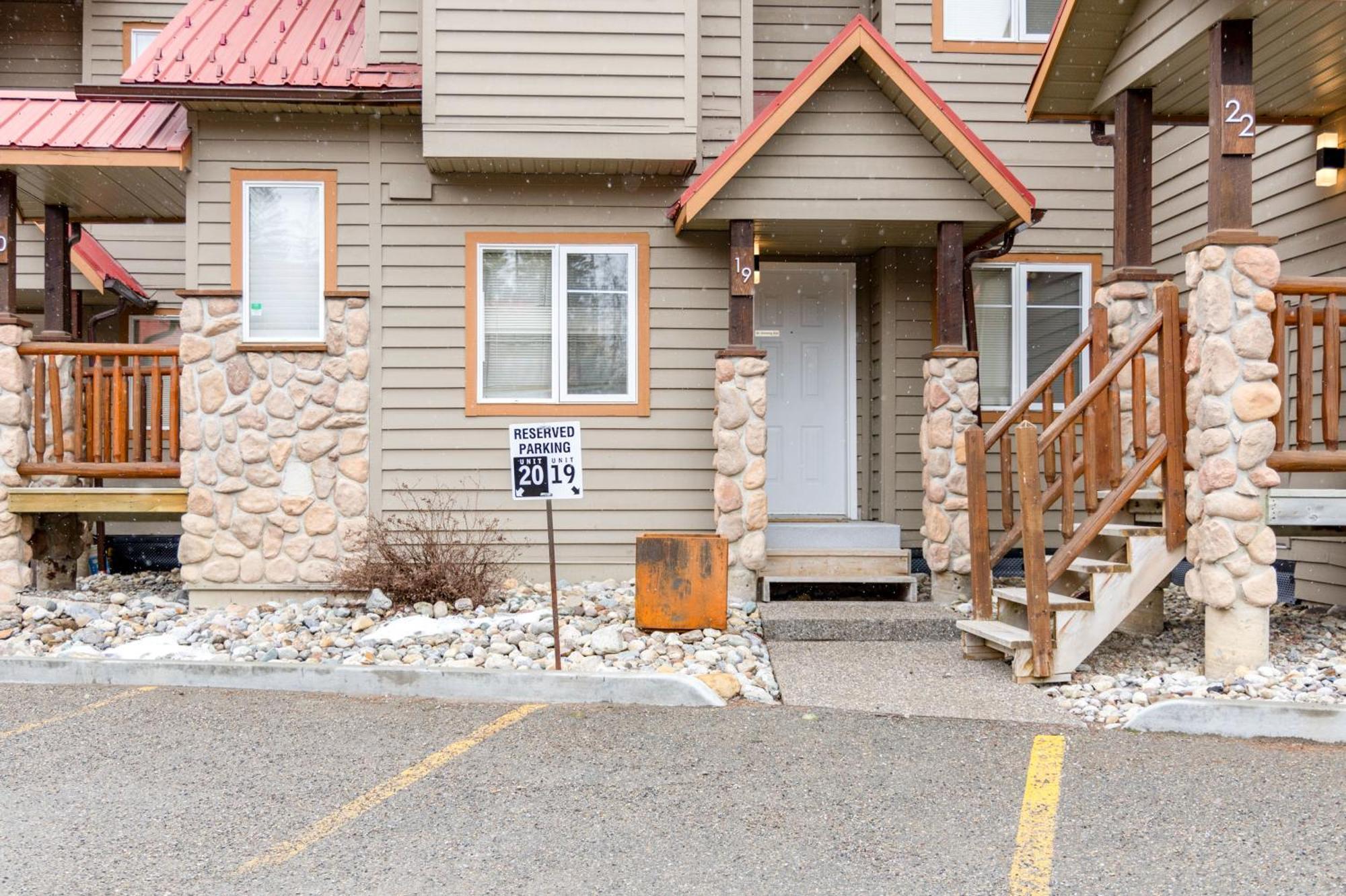Stone Creek Chalets By Fernie Central Reservations Екстериор снимка